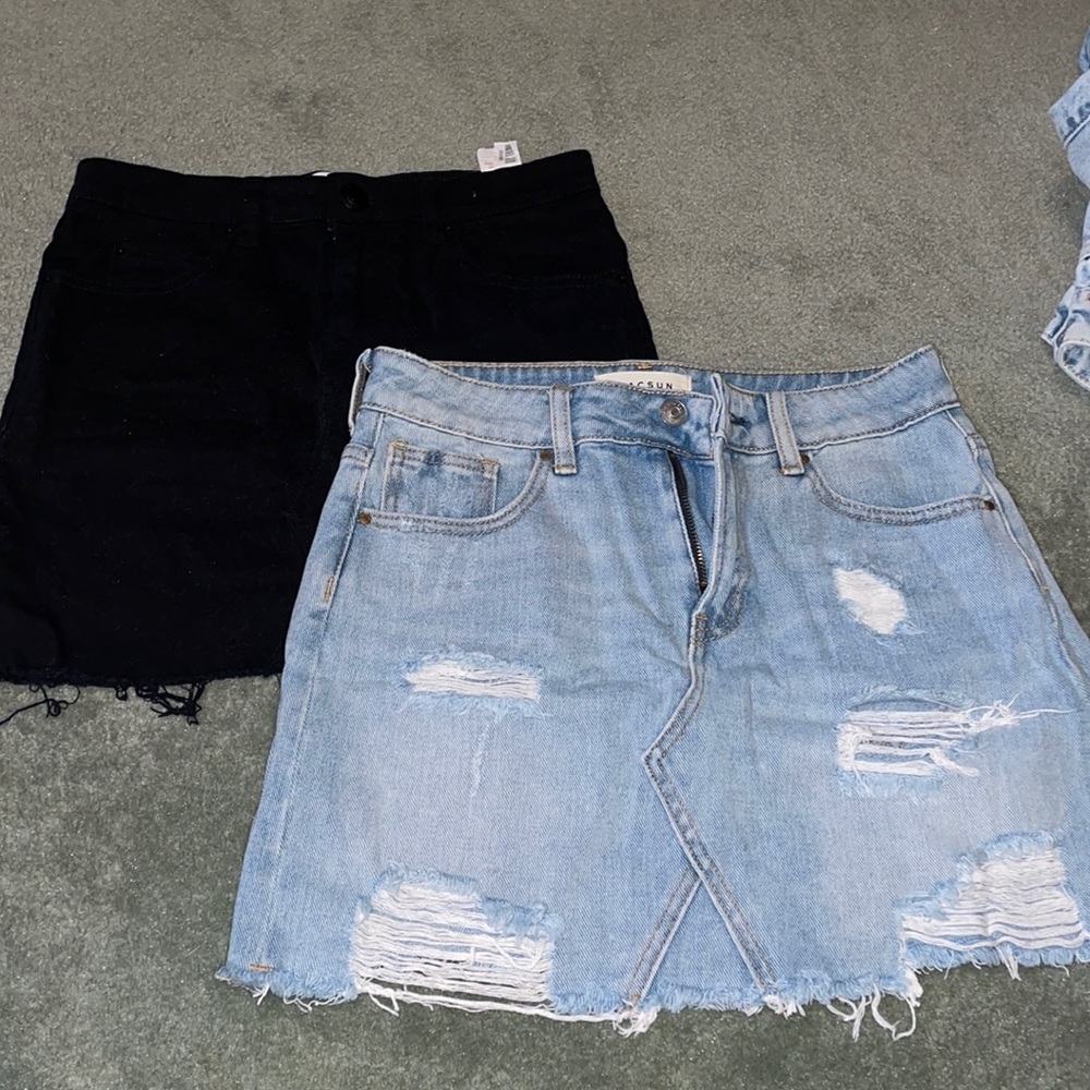 Selling these two skirts, lightly worn.